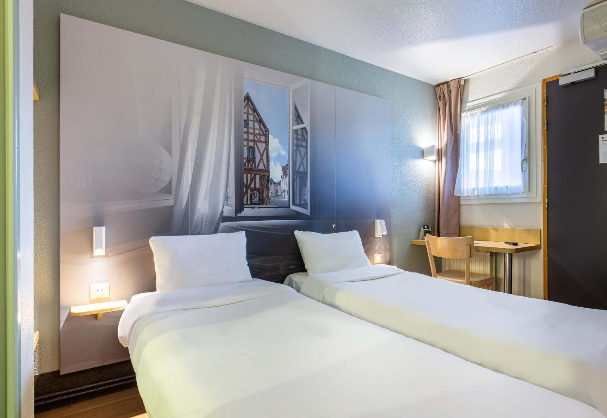 B&B Hotel Chartres Le Forum Le Coudray Екстер'єр фото