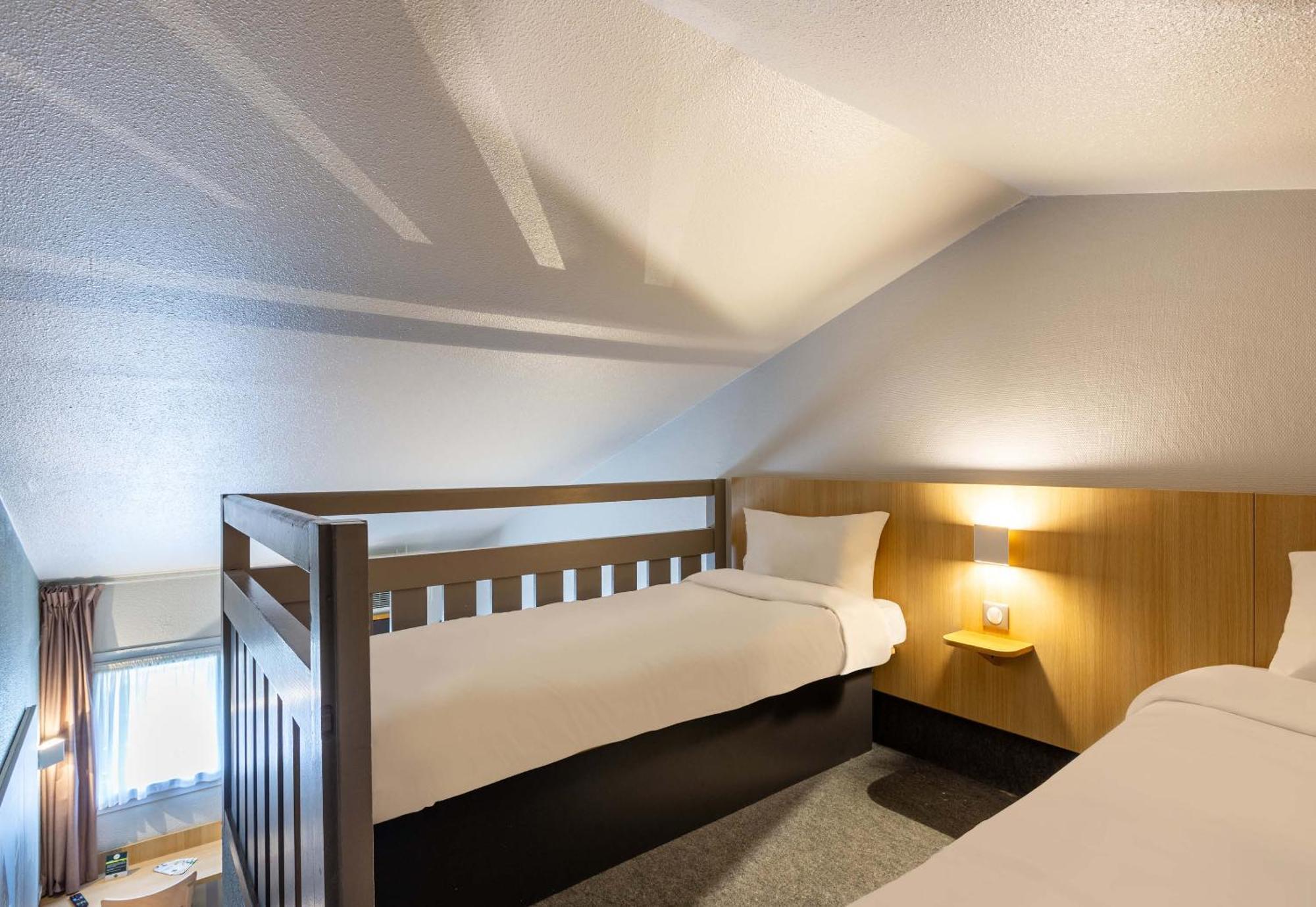 B&B Hotel Chartres Le Forum Le Coudray Екстер'єр фото